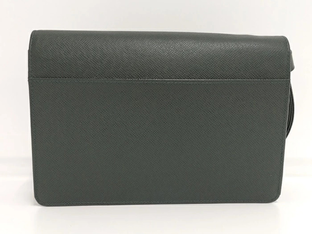 Louis Vuitton Taiga Bag Selenga Clutch Black
